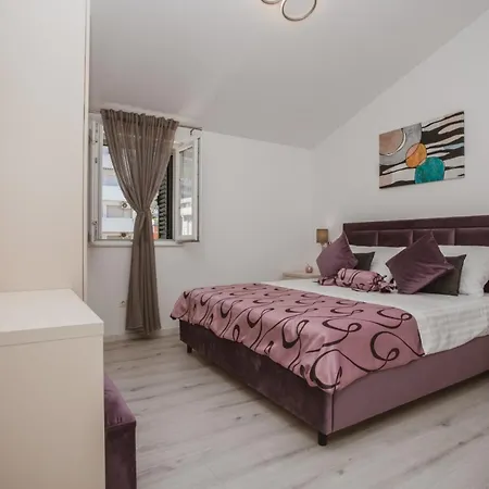 Hébergement de vacances Lucija In - Haus Fuer 7-8 Personen